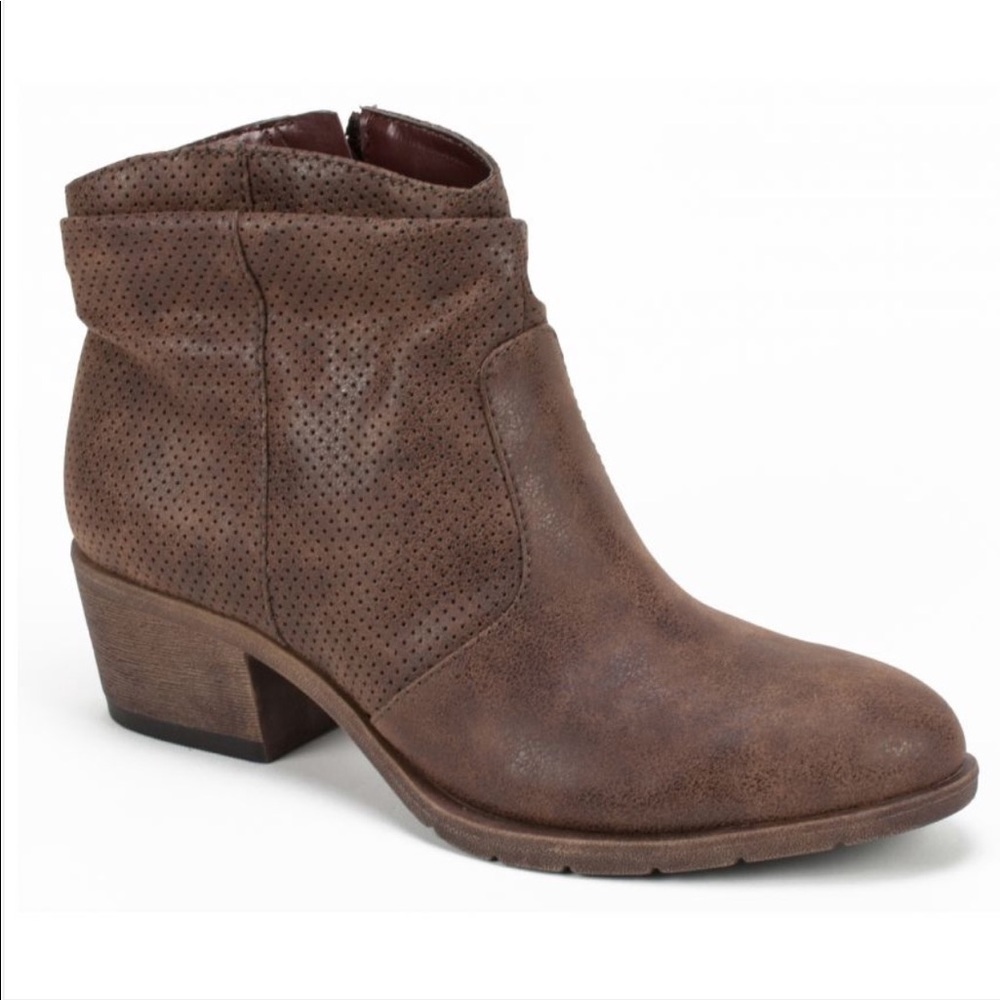 NWOT Seven Dials Faux Leather Booties